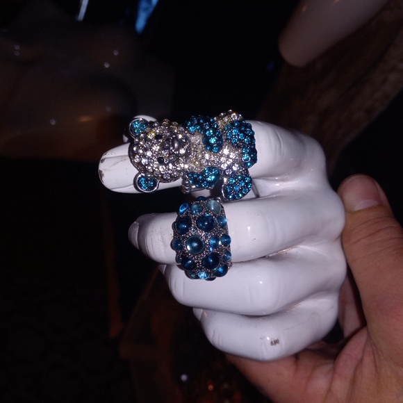 N-20 two Silver toned stretch Rings w/ teal and blue Rhinestones and glass gems - Picture 2 of 7